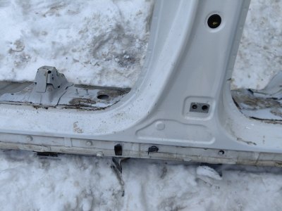 Порог с центральной стойкой