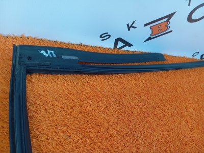 Уплотнитель двери