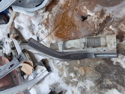Порог с центральной стойкой