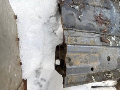 Порог с центральной стойкой