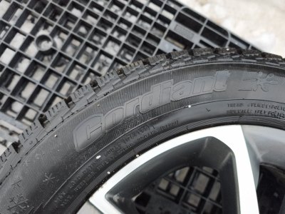 Колесо Geely Coolray R16 5x114.3, Cordiant 215/60 R16, зимнее, липучка