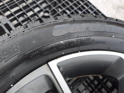 Колесо Geely Coolray R16 5x114.3, Cordiant 215/60 R16, зимнее, липучка