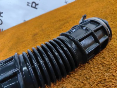 Патрубок воздушного фильтра