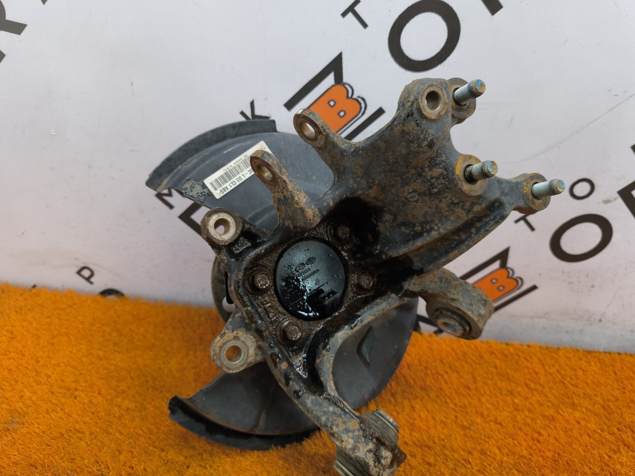 Кулак поворотный