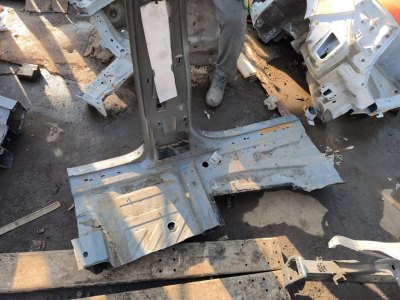 Порог с центральной стойкой