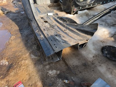 Порог с центральной стойкой