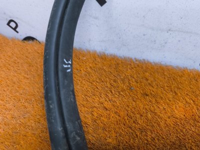 Уплотнитель проема двери