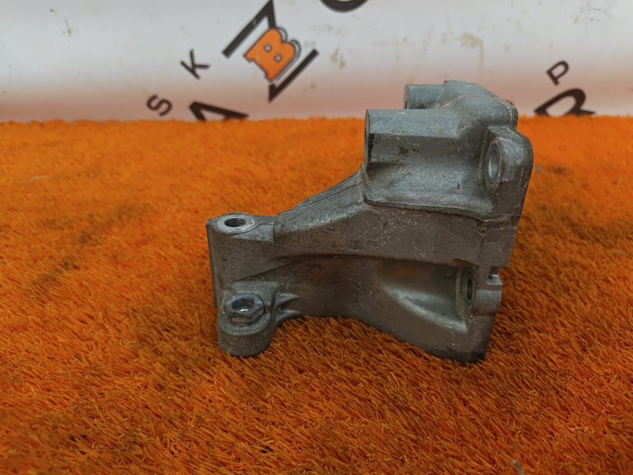 Кронштейн генератора