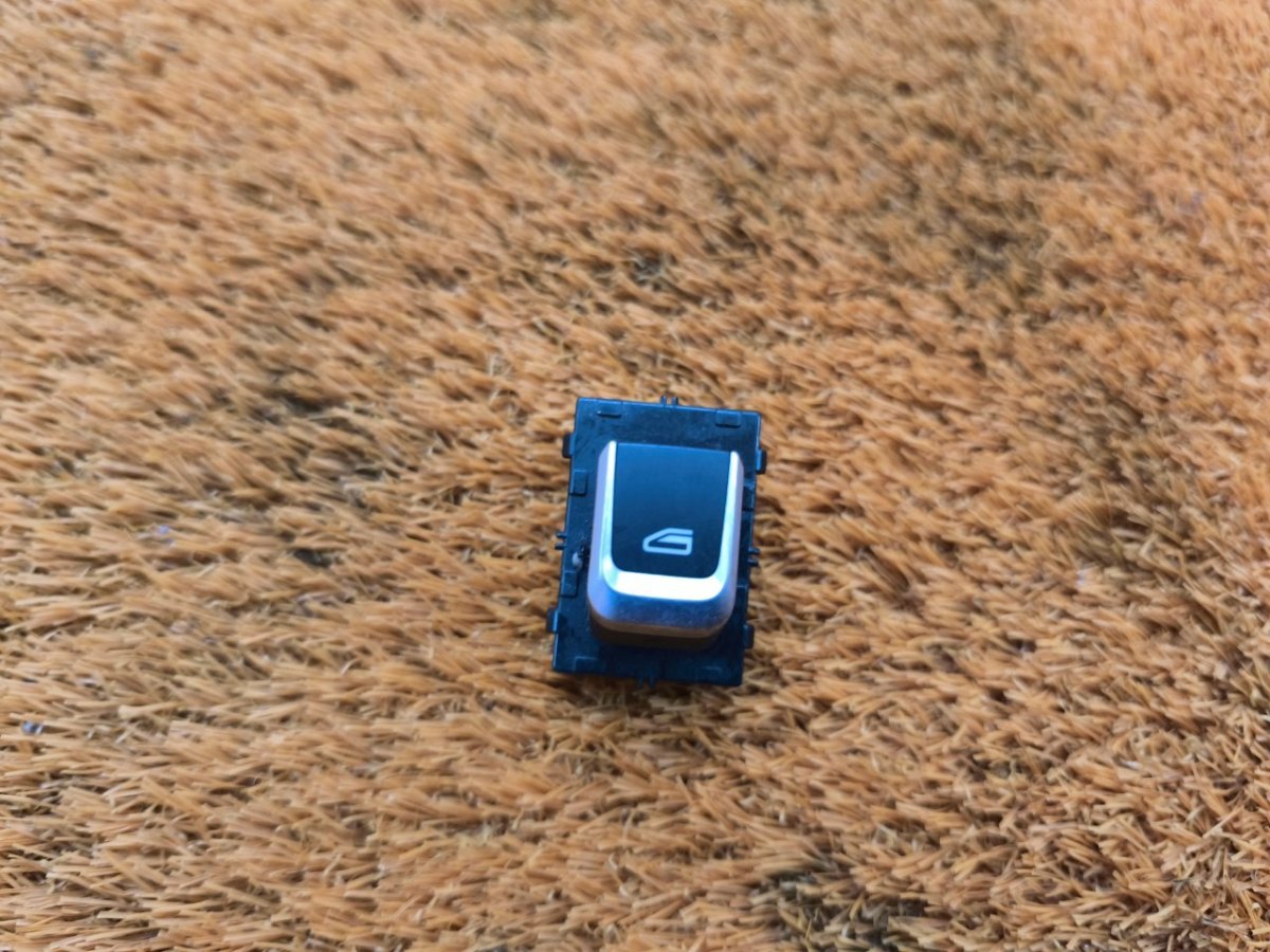 6600000644 Кнопка стеклоподъемника Geely Coolray 2022 фото 1