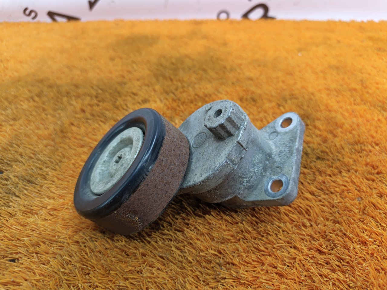 Натяжитель приводного ремня