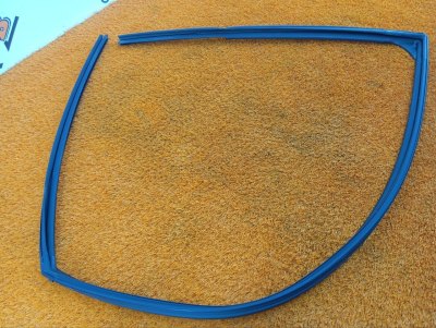 Уплотнитель стекла двери