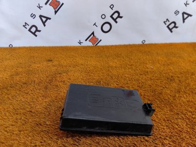 Крышка блока предохранителей