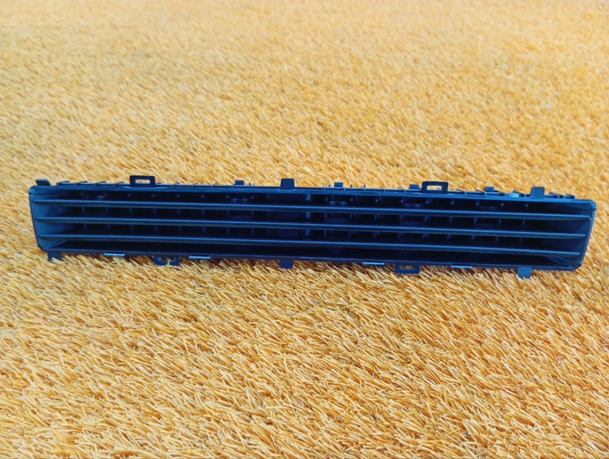 8W1820902E, 8W1820902E6PS Дефлектор воздуховода Audi A4 2020 фото 1