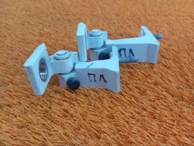 Петля двери