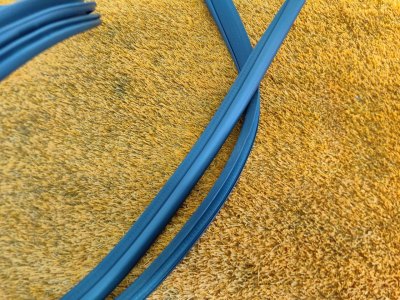 Уплотнитель проема двери