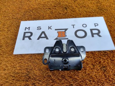 Замок капота