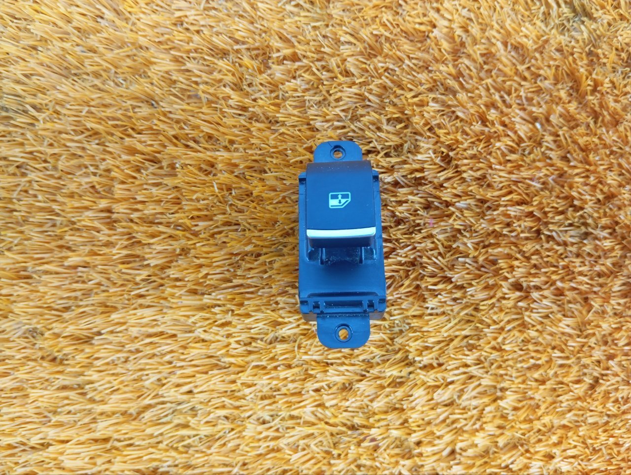 Кнопка стеклоподъемника