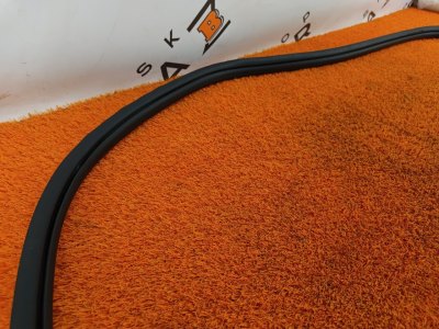 Уплотнитель проема двери