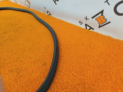 Уплотнитель проема двери