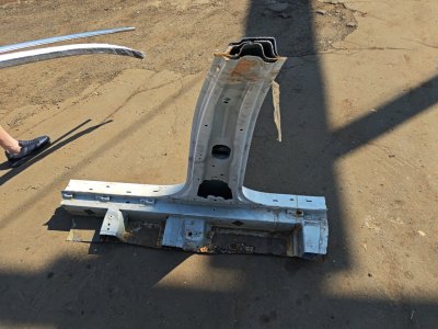 Порог с центральной стойкой