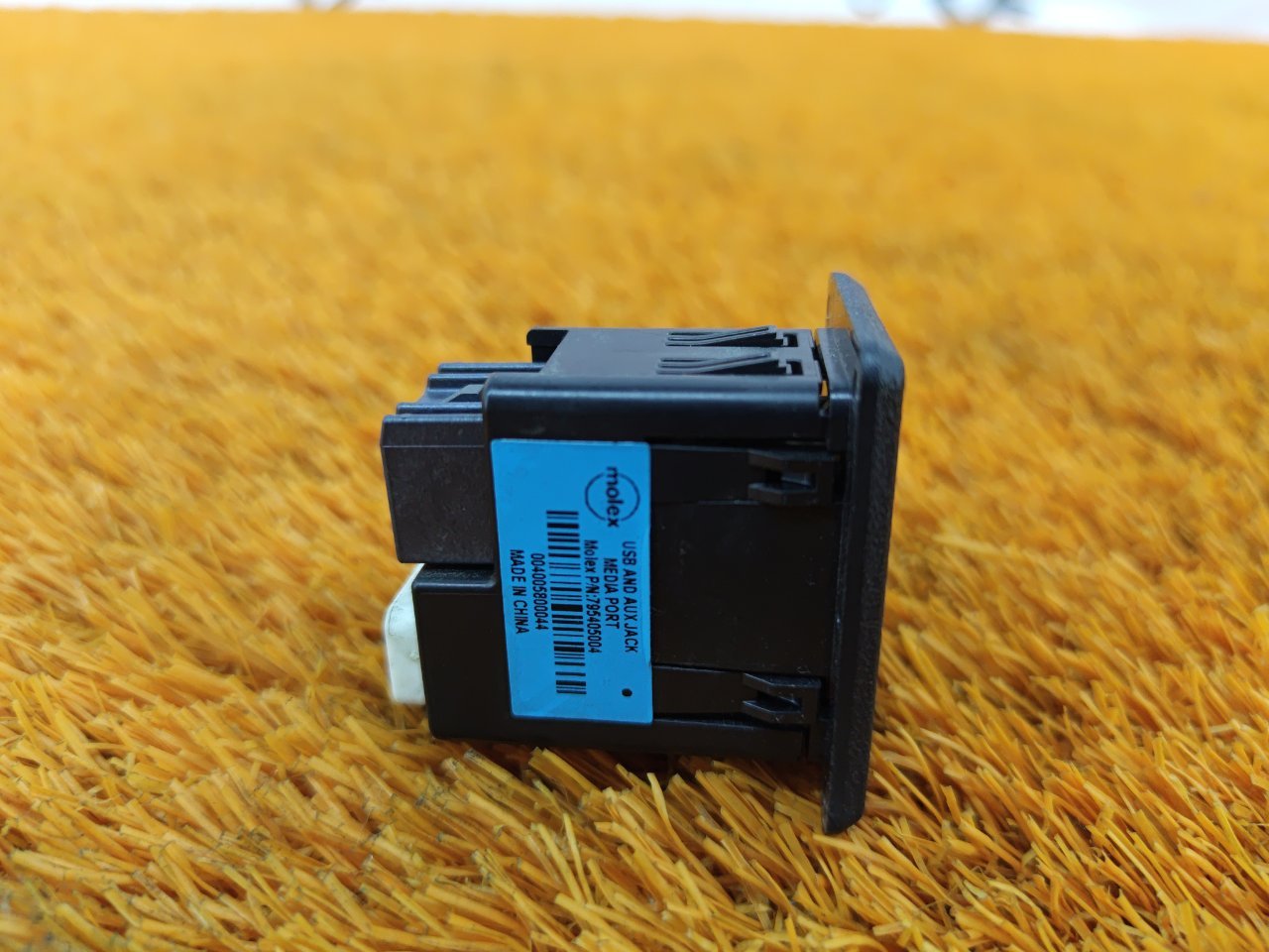 Разъем USB+AUX