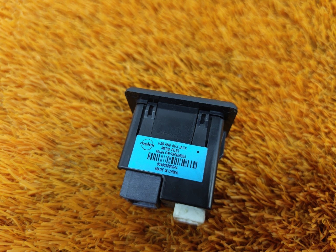 Разъем USB+AUX