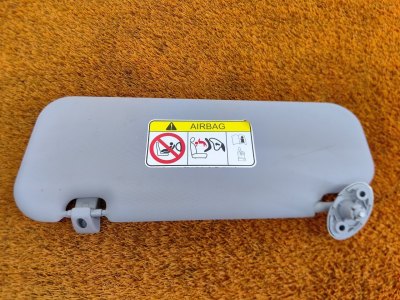 Козырек солнцезащитный