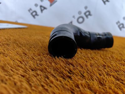 Патрубок радиатора