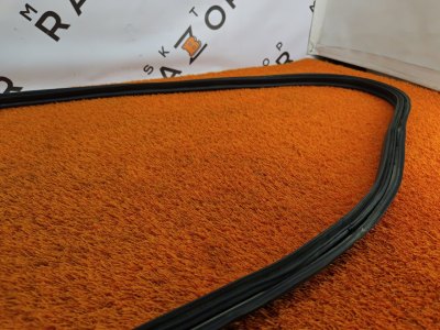 Уплотнитель багажника