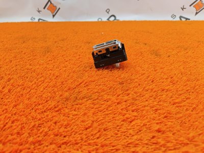 Кнопка стеклоподъемника