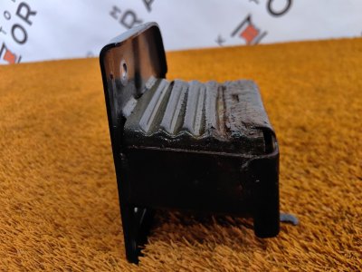 Кронштейн усилителя бампера