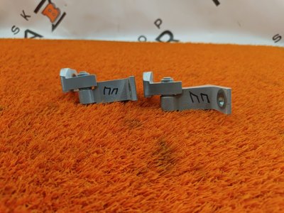 Петля двери