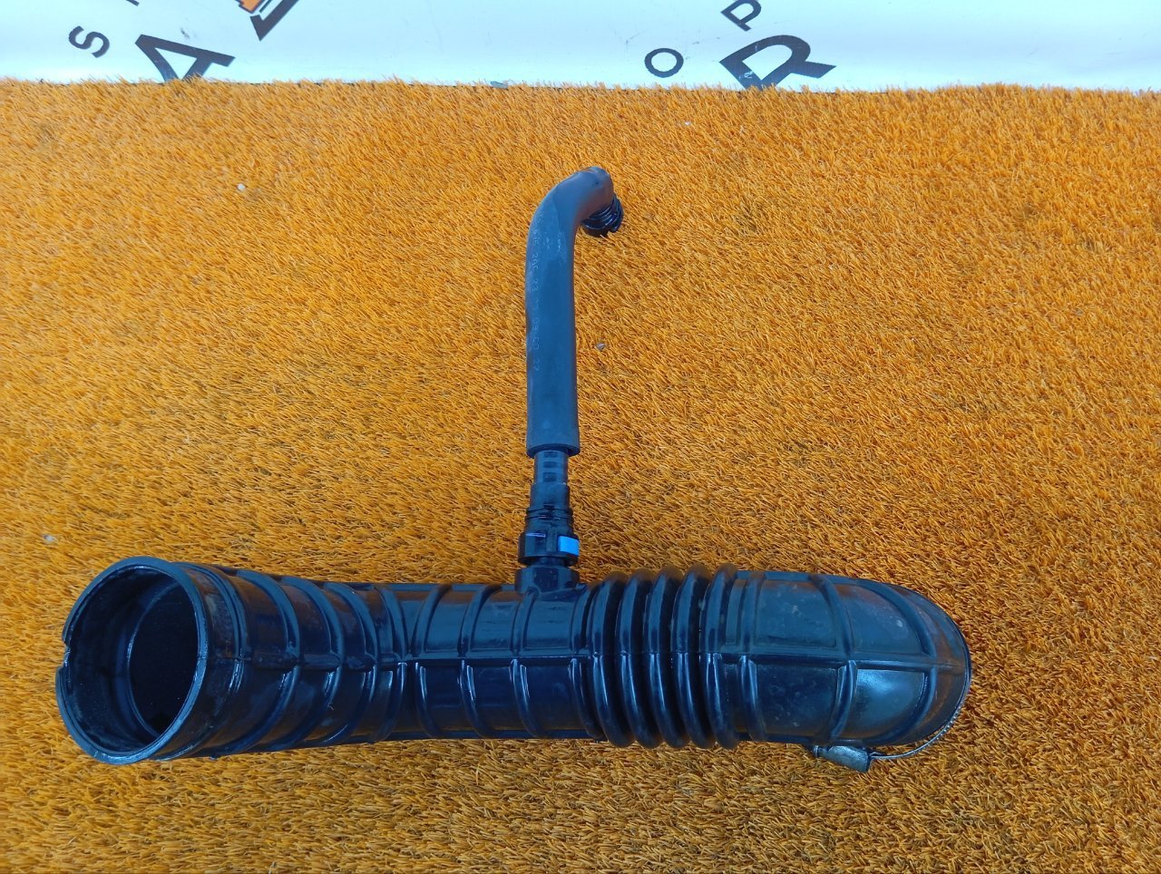 Патрубок воздушного фильтра
