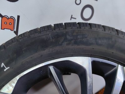 Колесо Geely Coolray R18 5x114.3, Pirelli 215/55 R18, зимнее, липучка