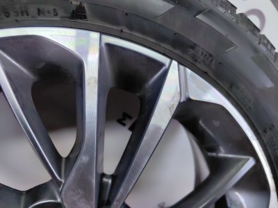 Колесо Geely Coolray R18 5x114.3, Pirelli 215/55 R18, зимнее, липучка
