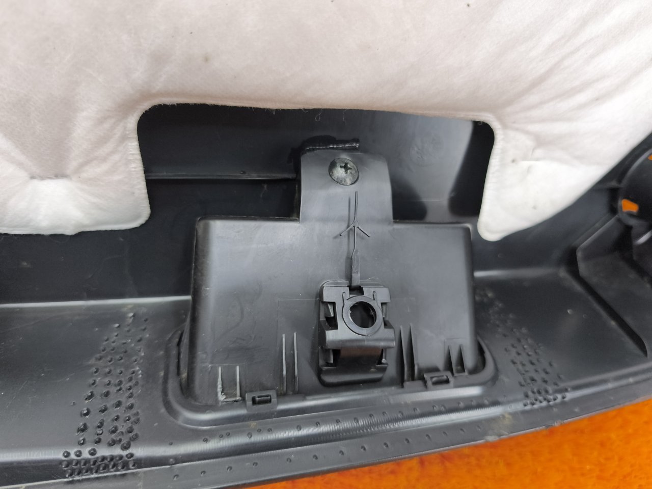 6302100AKQ00A Обшивка крышки багажника Haval F7 2019 фото 14