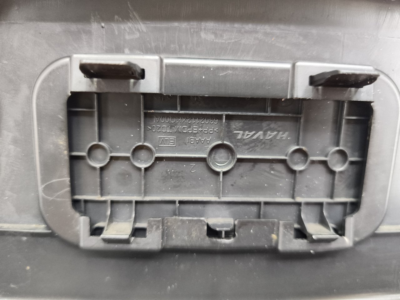 6302100AKQ00A Обшивка крышки багажника Haval F7 2019 фото 15