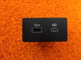 8891243320B01, 8891243320 Разъем USB Geely Monjaro 2023 фото 1