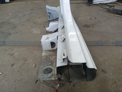 Порог с центральной стойкой