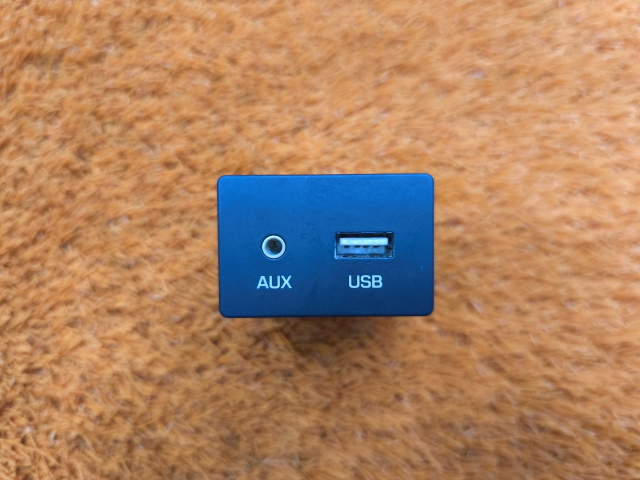 Разъем USB+AUX