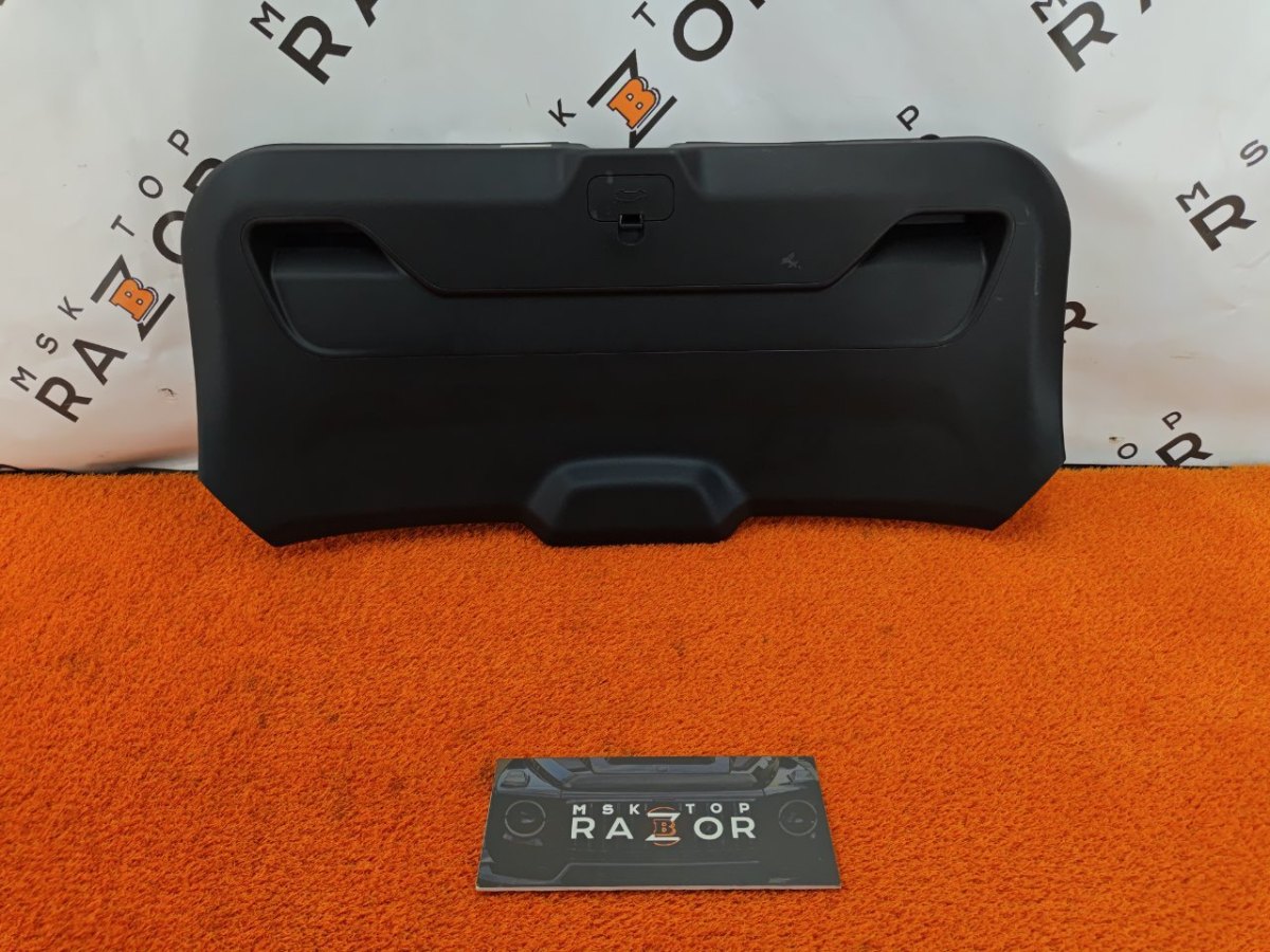 8889284952B01, 8889284952, 6051017300 Обшивка двери багажника Geely Monjaro 2023 фото 1