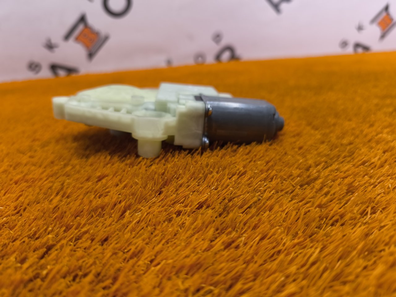 Мотор стеклоподъемника
