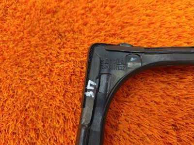 Уплотнитель стекла двери