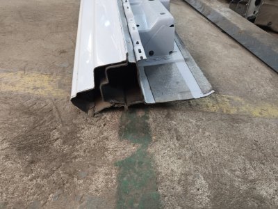 Порог с центральной стойкой