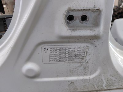 Порог с центральной стойкой