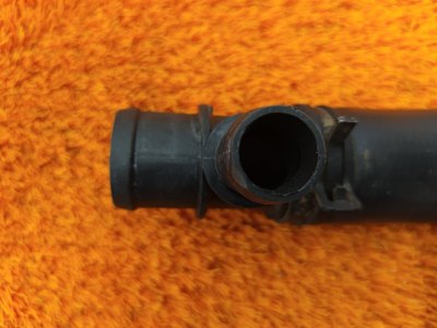 Патрубок радиатора
