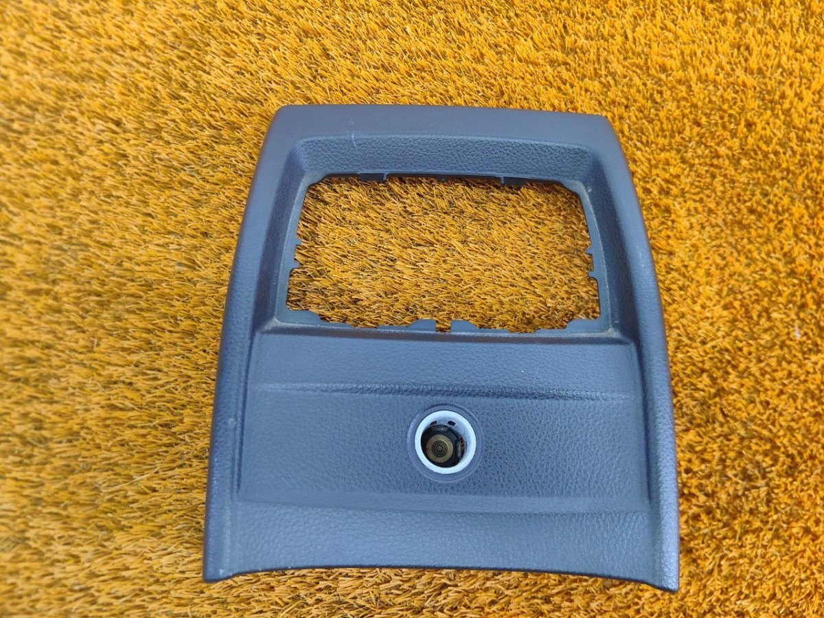 51169235494, 9218909 Накладка центральной консоли задняя BMW 3-Series 2018 фото 1