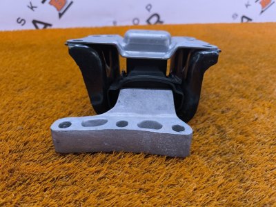 Подушка двигателя
