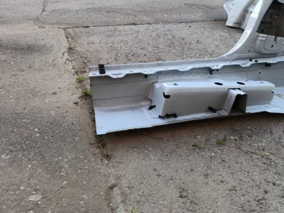Порог с центральной стойкой