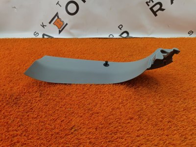 Обшивка двери багажника